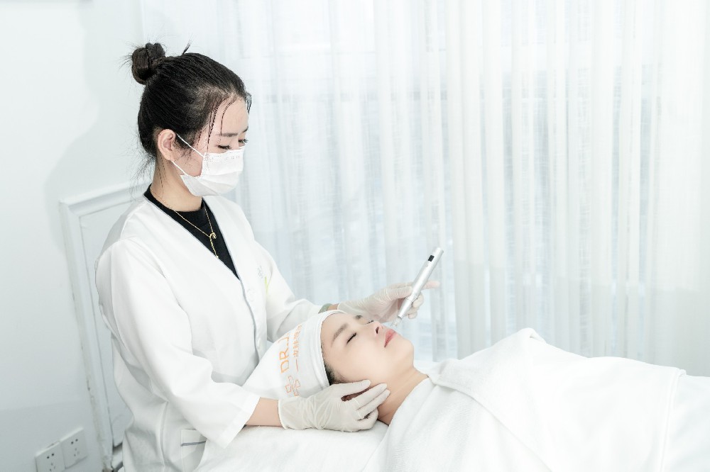 Dr.Jane皮膚管理中心加盟有專人指導(dǎo)嗎？